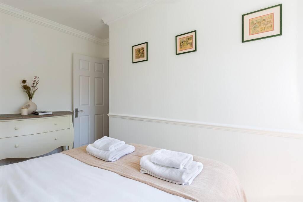 Spacious 3 Bedroom Flat With Terrace London Exterior foto