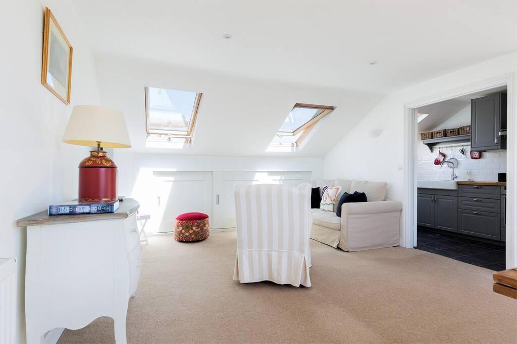 Spacious 3 Bedroom Flat With Terrace London Exterior foto