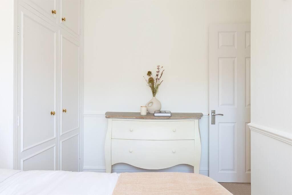 Spacious 3 Bedroom Flat With Terrace London Exterior foto