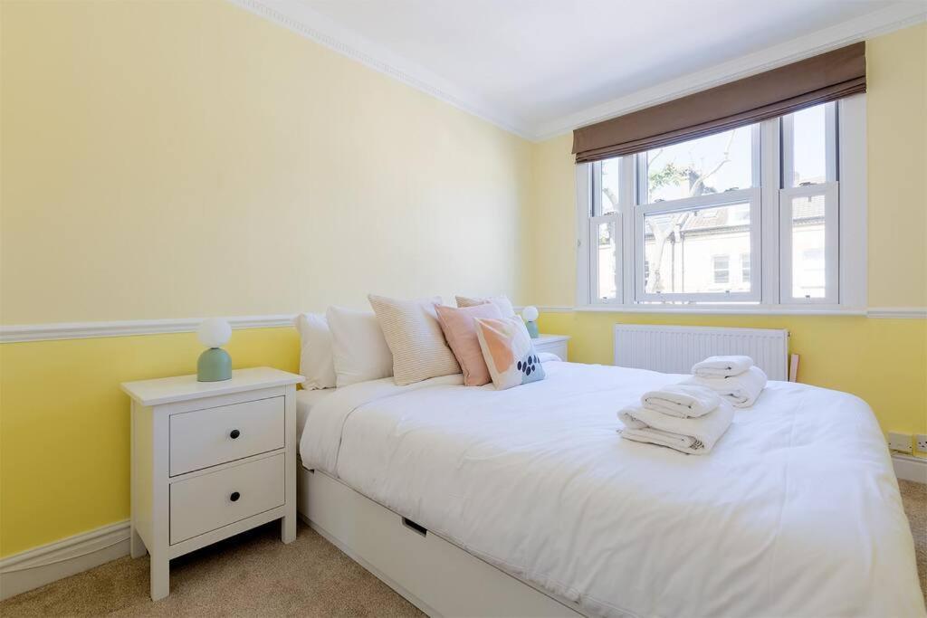 Spacious 3 Bedroom Flat With Terrace London Exterior foto
