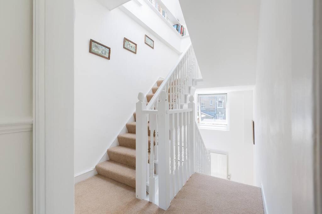 Spacious 3 Bedroom Flat With Terrace London Exterior foto